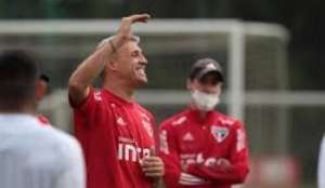 Sérgio Carvalho: Hernán Crespo erra ao escalar o time principal do São Paulo ?
