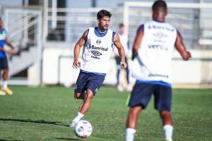 Abatido e com mudanças, Grêmio estreia na Libertadores contra novato peruano