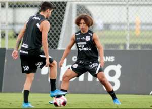 Corinthians se desfaz de atletas e reduz R$ 1,7 milhão na folha salarial