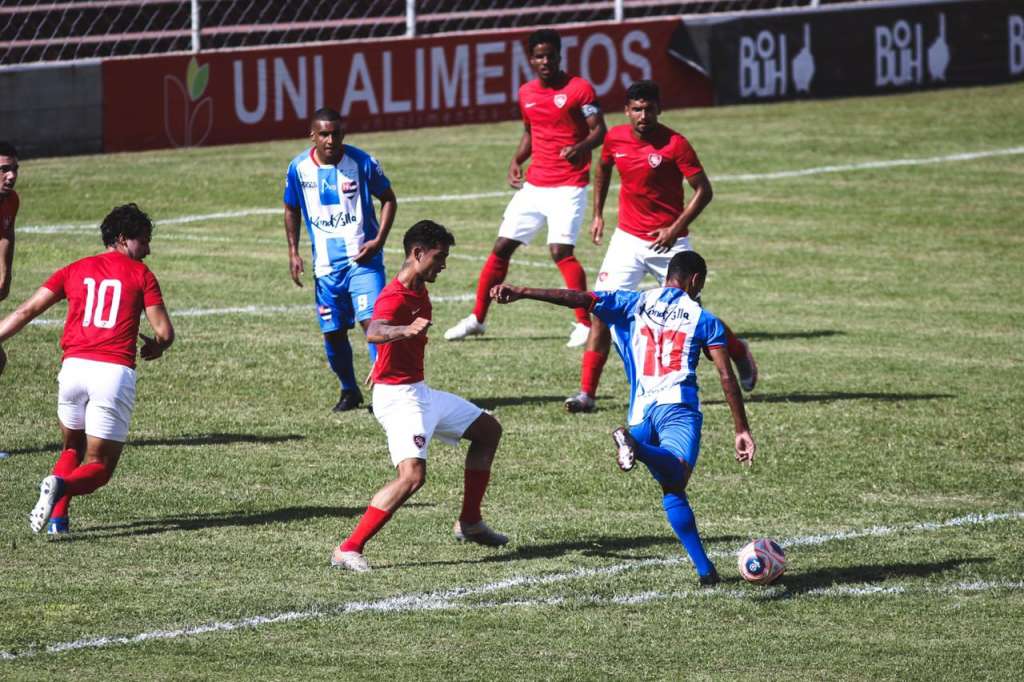 O Desportivo Brasil fez 3 a 2 no Nacional e venceu a primeira (Foto: Caio Moraes / Nacional AC)