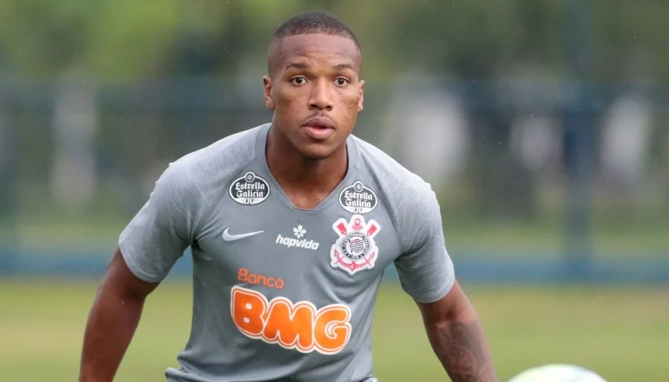Corinthians negocia com a Ponte Preta compra de mais 20% de volante