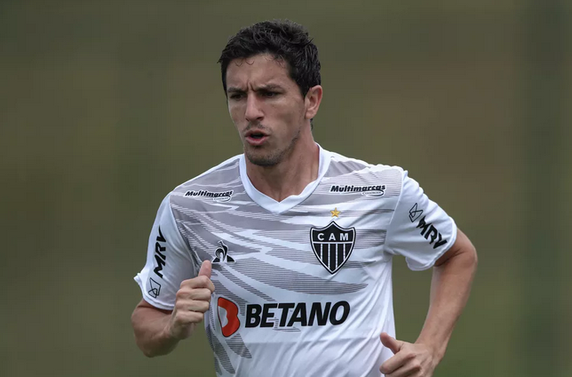 Grande reforço do Atlético-MG espera confirmação no BID e já treina com os titulares