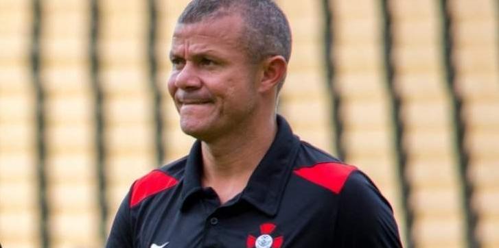 Após apanhar de clube rebaixado, Moto Club demite técnico