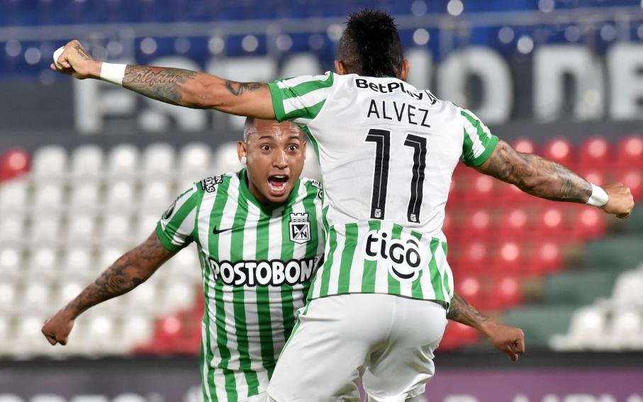 Nacional e Atlético Nacional empatam em jogo de oito gols na Libertadores, libertadores