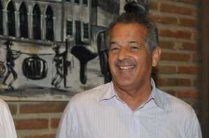 Prefeito do Recife nomeia ex-presidente do Santa Cruz como assessor especial