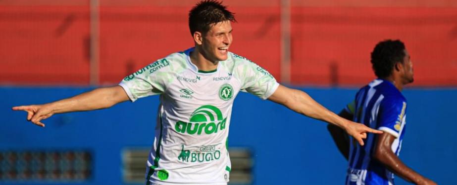 Técnico interino valoriza uso da base pela Chapecoense: “É o caminho”