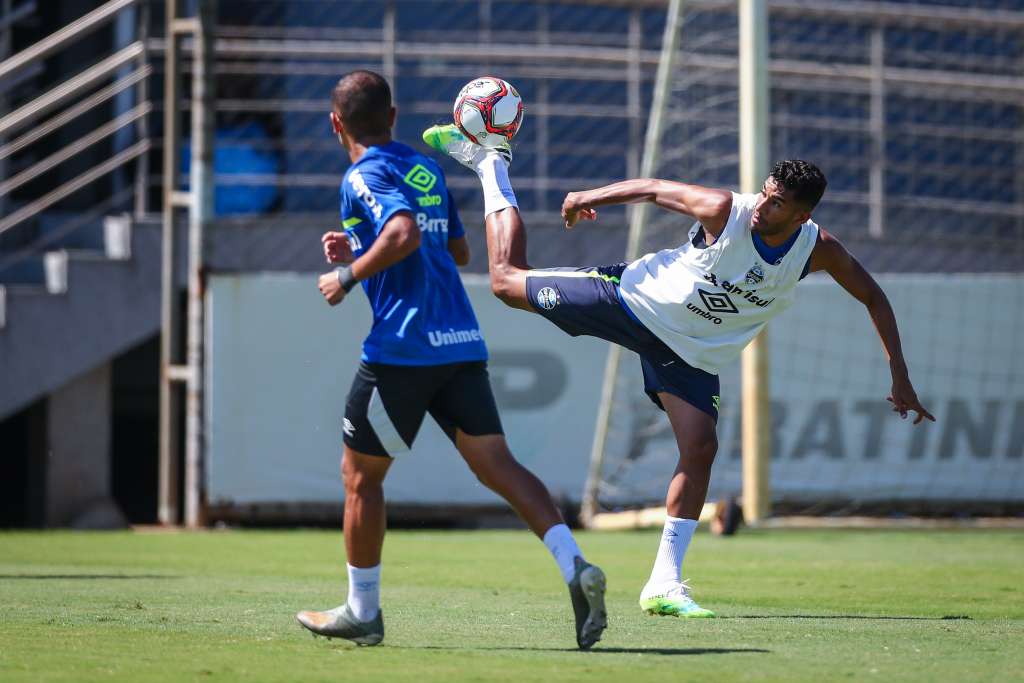Grêmio dá folga de nove dias para 12 jogadores antes do confronto com o Esportivo