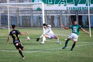 AMAZONENSE: Com dois a menos, Manaus vence 'novato' e segue 100%