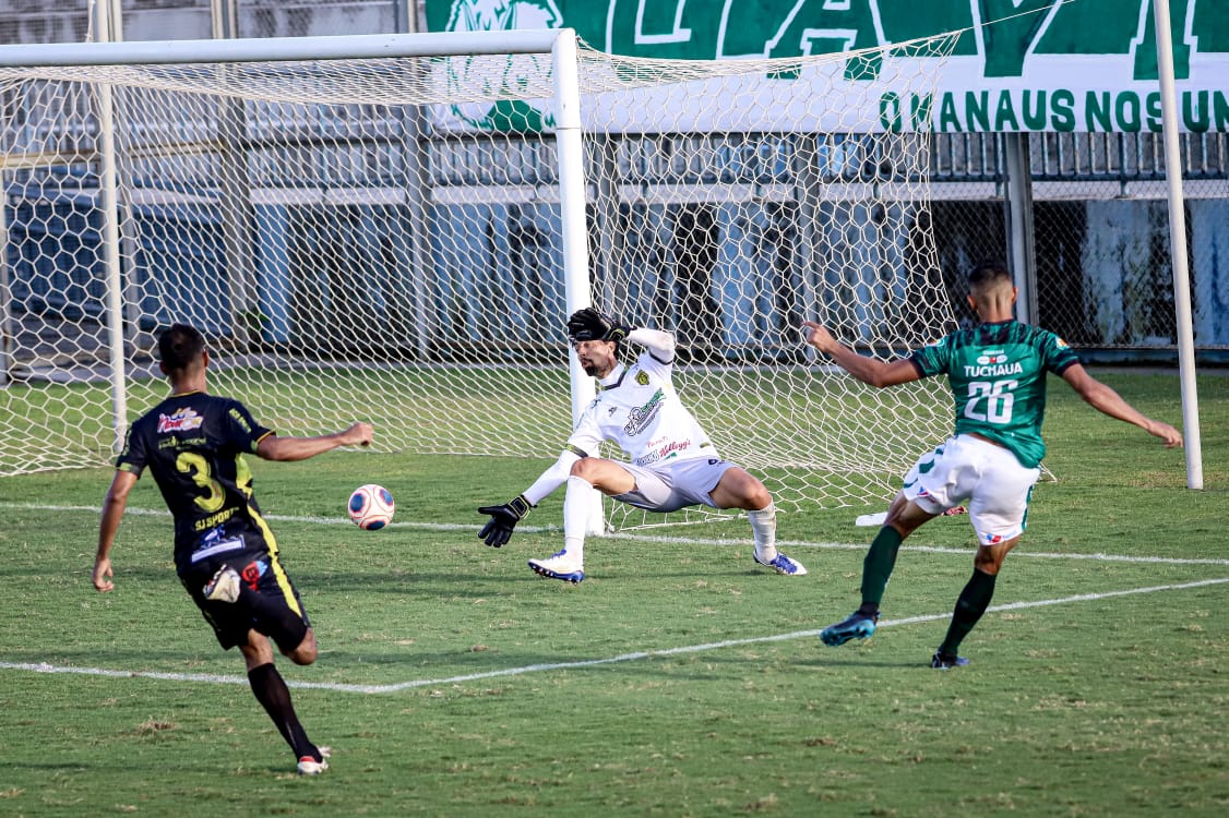 AMAZONENSE: Com dois a menos, Manaus vence ‘novato’ e segue 100%