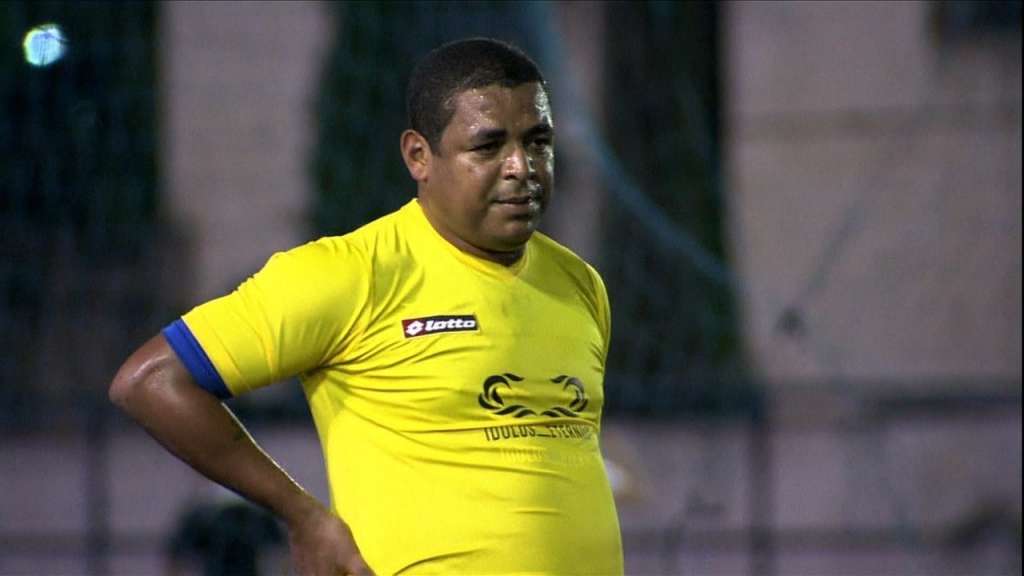 Vampeta estava jogando bola com os amigos na cidade de Muniz Ferreira e houve uma aglomeração de cerca de 100 pessoas