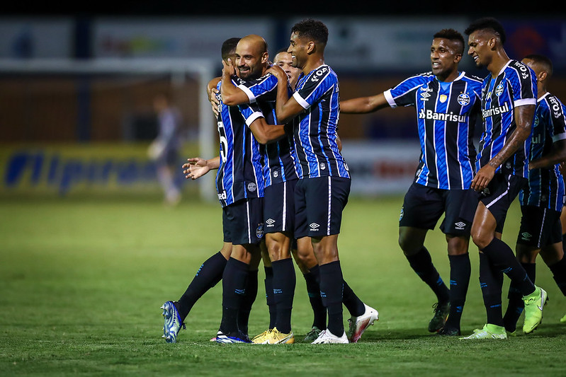 Promessa do Grêmio comemora vitória e dedica gol para primo falecido na pandemia