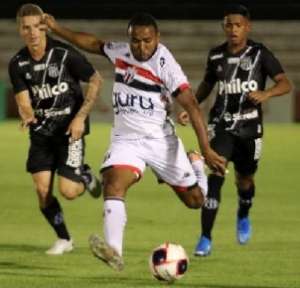 Ponte vence, mas falta melhor leitura de jogo ao treinador Fábio Moreno