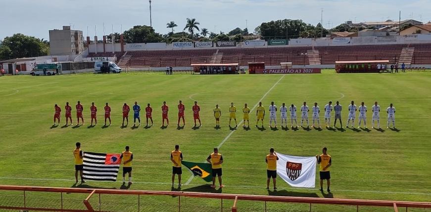 Linense foi bem no primeiro tempo e Batatais na etapa final