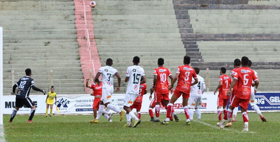 Primavera vence primeira. (Foto: Janio Munhoz) Primavera vence primeira. (Foto: Janio Munhoz)