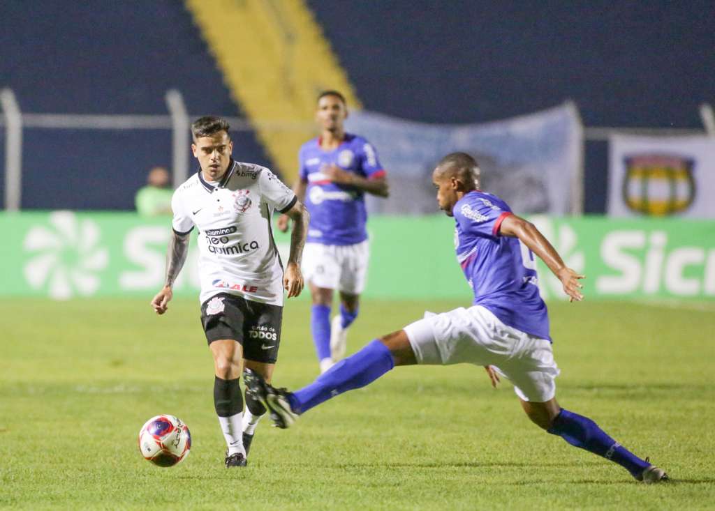 Fagner comemora bom momento, mas prevê duro compromisso na Copa do Brasil