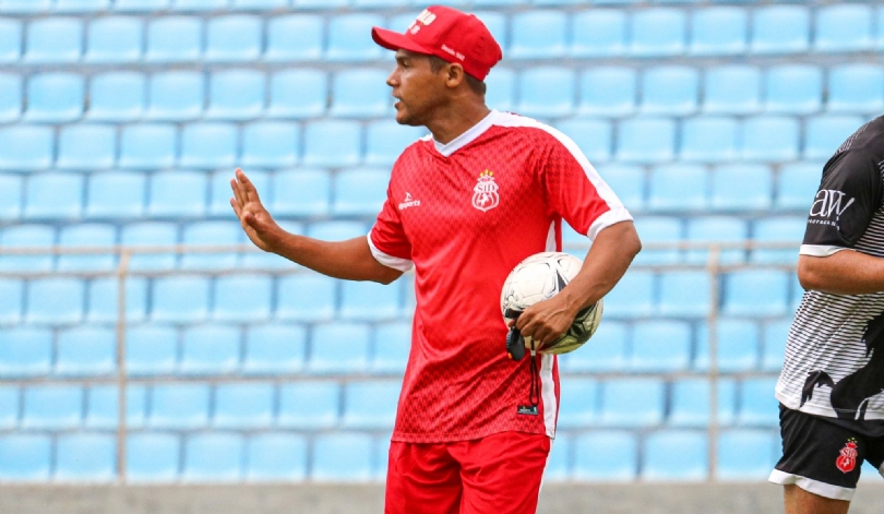 Na lanterna do Maranhense, time que só somou um ponto em quatro jogos demite técnico