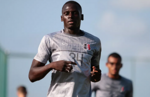 Atacante de grande clube nordestino sofre convulsão no final de semana