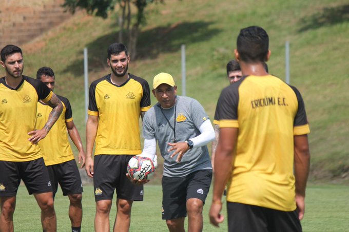 Catarinense: Na lanterna, técnico do Criciúma lamenta 2ª derrota e pênalti perdido