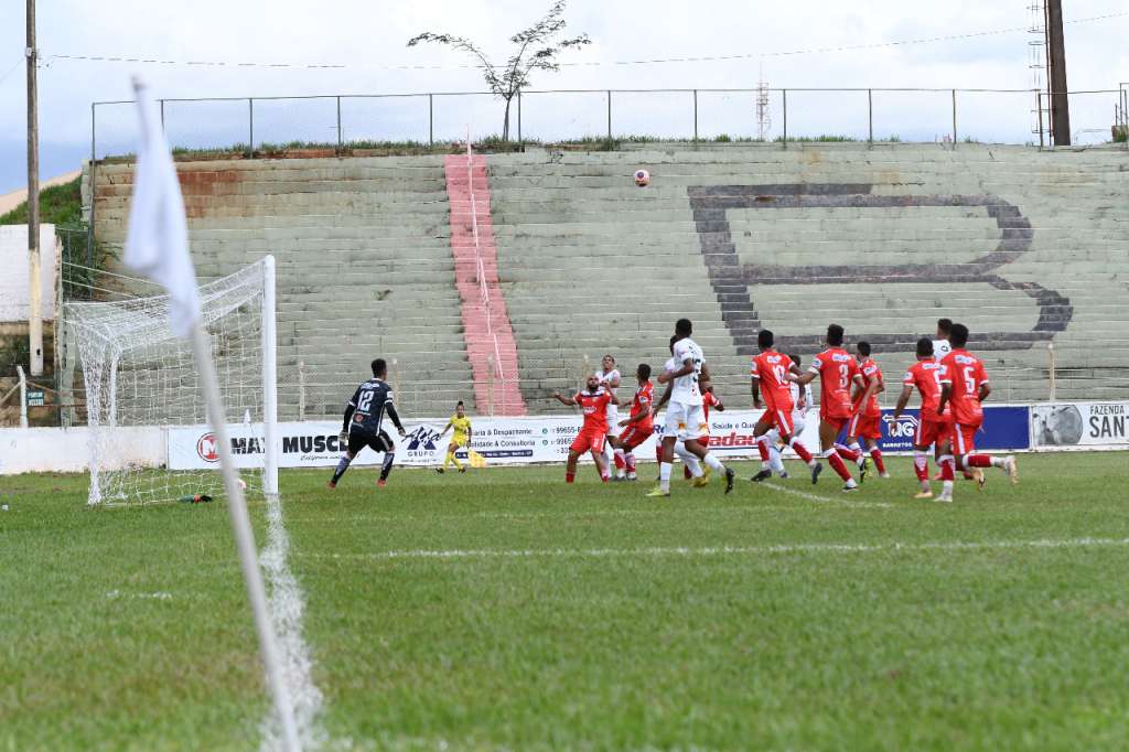O Primavera bateu o Barretos, fora de casa, e emplacou dois representantes entre os melhores da rodada (Fotos: Janio Munhoz)