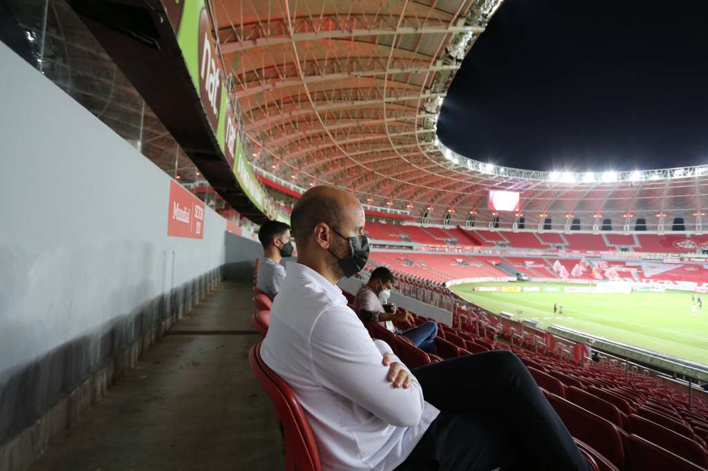 'Invasão' pode causar suspensão de Ramírez antes da estreia no comando do Inter