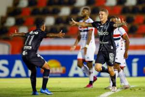 Paulistão: Léo Naldi comemora titularidade e primeiro gol como profissional