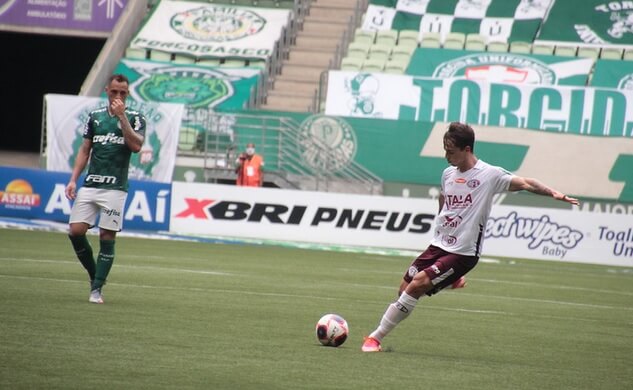 Paulistão: Técnico da Ferroviária rasga elogios a ex-meia da Ponte Preta