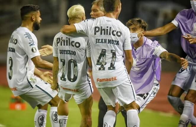 Soteldo comemora o gol do Santos (Foto: Ivan Storti/Santos FC)