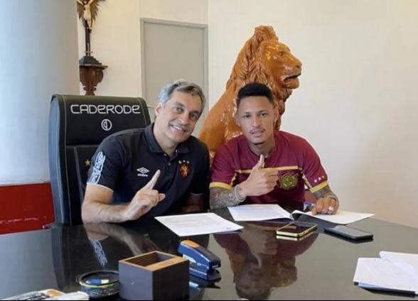 Pernambucano: Sport oficializa atacante Neílton, do Coritiba