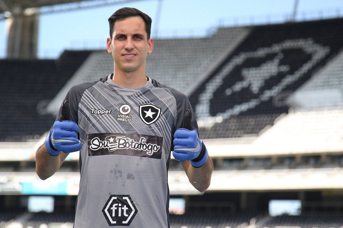 Goleiro do Botafogo pode pintar em rival estadual na temporada 2021