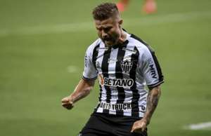 Time carioca analisa troca de jogador com gigante do Brasileirão