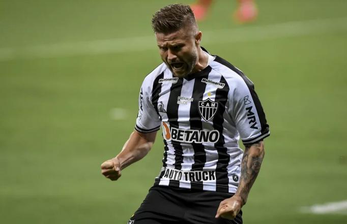 Time carioca analisa troca de jogador com gigante do Brasileirão