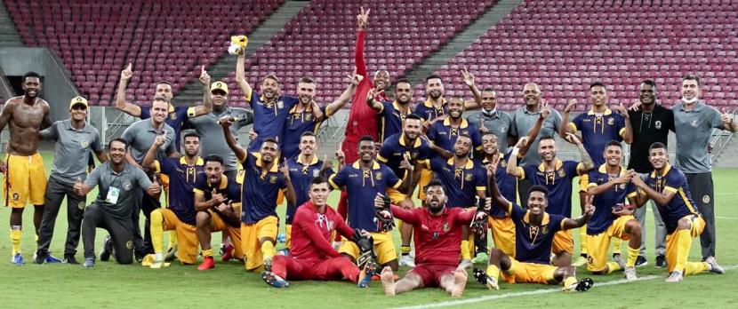 Retrô derruba Brusque e vira sensação da Copa do Brasil