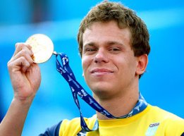 Natação: Cielo é bicampeão nos 50m borboleta; Nicholas é o 4º