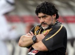 Diego Maradona é acusado de agredir fotógrafo na Argentina