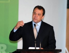 Complexo Maracanã diz desconhecer decisão de Cabral