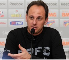 Capitão do São Paulo critica ex-treinador: “Agora temos comandante”