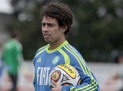 Série B: Meia pede e joga pelo Palmeiras contra o Icasa