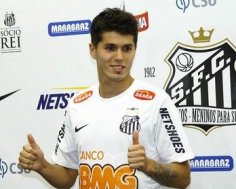 Santos negocia empréstimo de atacante com Estudiantes