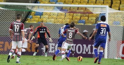 BRASILEIRÃO: Coritiba goleia Ponte e lidera, seguido pelo Bahia que venceu o Flamengo
