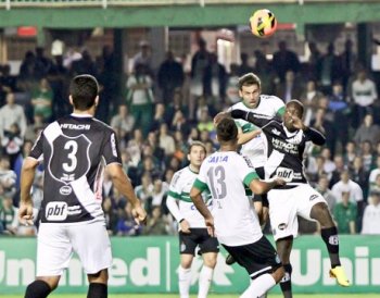 Coritiba 5 x 3 Ponte Preta – Golaço, viradas e liderança!