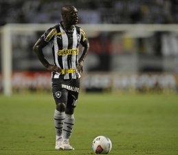 Decisivo, meia holandês exalta peso de vitória do Botafogo