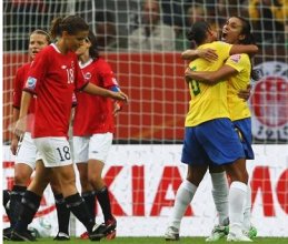 Brasil segue em 4.º lugar no ranking feminino da Fifa