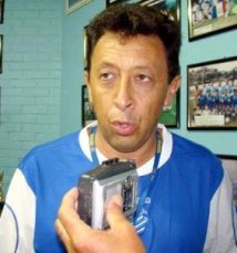 Lorival Santos está próximo de completar marca de respeito no futebol