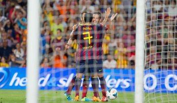 Neymar e Messi ficam pouco juntos, mas Barça humilha o Santos