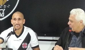 Volante diz estar ansioso para estrear pelo Vasco