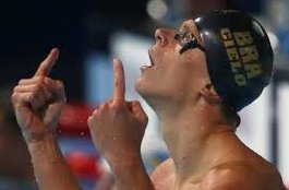 Natação: Cielo fica ‘sem palavras’ com tri inédito e já mira 2016