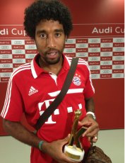 Brasileiro coleciona prêmios antes da estréia na Copa da Alemanha