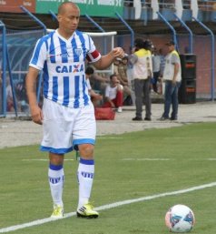 Série B: Técnico do Avaí pode 'barrar' medalhões contra Bragantino