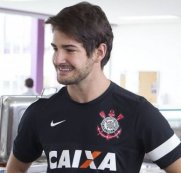 Mesmo sem lesão séria, Pato só deve voltar no domingo pelo Corinthians