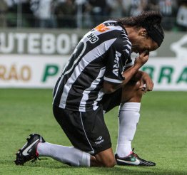 Meia nega ida para futebol turco e diz que fica no Atlético-MG até Mundial